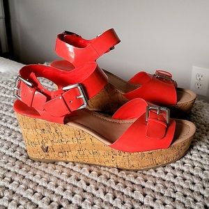 Victor Alfaro coral Wedge Sandals